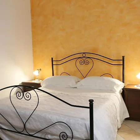 A Casa Di Silvia Bed & Breakfast 3*