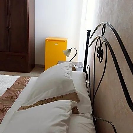 A Casa Di Silvia فندق مبيت وإفطار سانيكولا