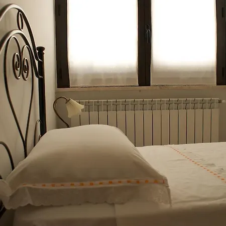 A Casa Di Silvia סאניקולה